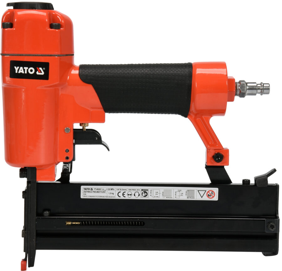 BRAD NAILER AND STAPLER (staples 71977